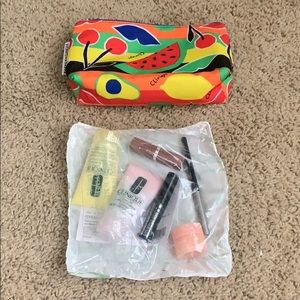 6 piece Clinique makeup set with bag